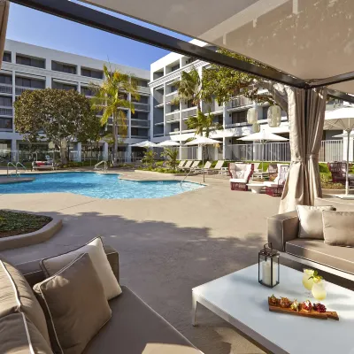 Hotel MDR Marina del Rey- a DoubleTree by Hilton Отели рядом с достопримечательностью «Студия "Сони Пикчерс"»