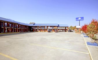 Blue Jay Inn & Suites
