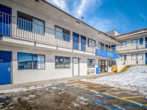 hotels in elko nevada with pool