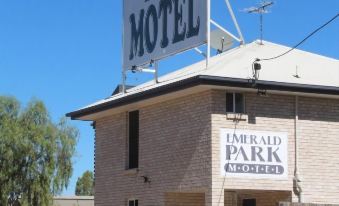 Emerald Park Motel