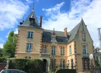 Maunoury Citybreak Hotel di Barjouville