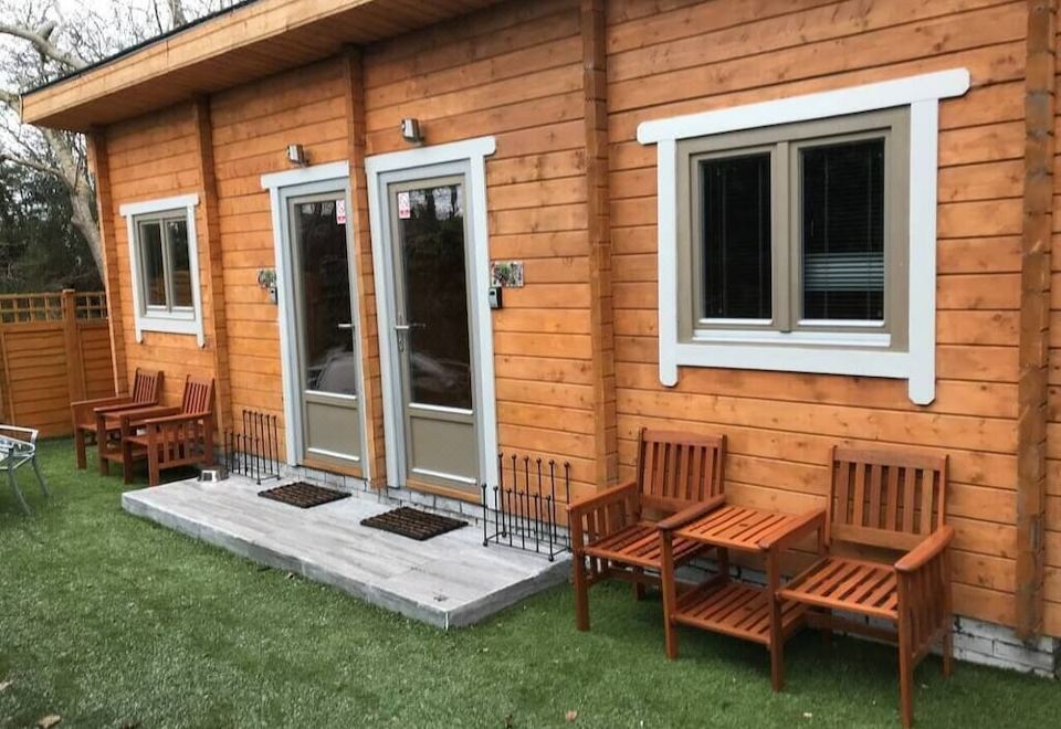 Immaculate Cabin 5 Mins to Inverness Dogs Welcome - Housity