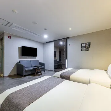 S& Hotel