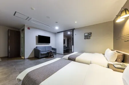 S& Hotel