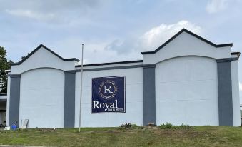 Royal Inn & Suites