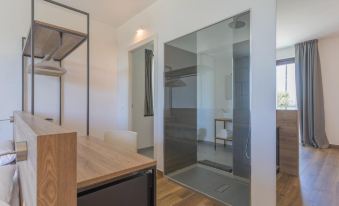 Insula Felix - Deluxe Triple Room with Sea View