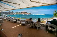 Le Relais des Trois Mas - breakfast