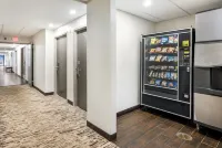 Red Roof Plus+ Boston - Woburn/ Burlington Hoteles en Wakefield