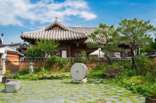 Jeonjuhanogmaeul Ilragdangsarangcae 慶基殿周辺のホテル