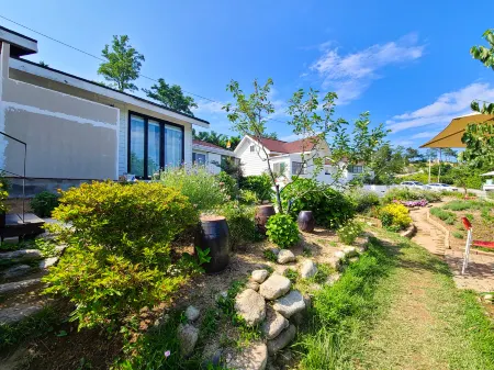 Goseong Maris Pension Отели в г. Косон