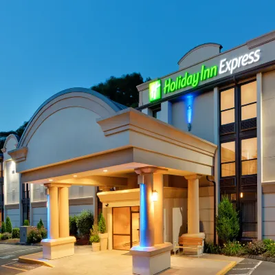 Holiday Inn Express SOUTHINGTON by IHG Hotels near Lake Compounce