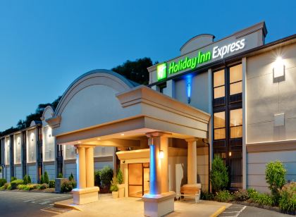 Holiday Inn Express SOUTHINGTON by IHG