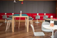 Holiday Inn Express FOLKESTONE - CHANNEL TUNNEL by IHG - breakfast