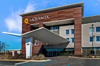 La Quinta Inn & Suites by Wyndham Tuscaloosa  University - Parkplatz