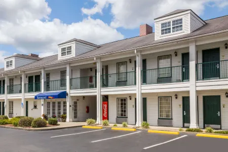 Baymont by Wyndham Waycross Отели в г. Уэйкросс