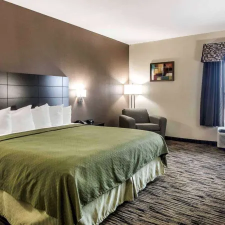 Days Inn by Wyndham Fort Worth North / Fossil Creek