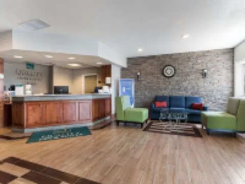 Quality Inn & Suites Hotels in Ferdinand