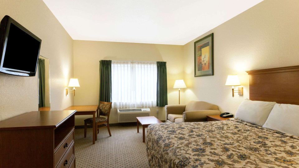 Days Inn by Wyndham San Antonio at Palo Alto
