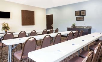 Microtel Inn & Suites by Wyndham Spring Hill/Weeki Wachee