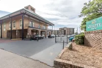 Quality Inn Downtown Historic District Hotel di Seluler
