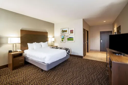 La Quinta Inn & Suites by Wyndham Tuscaloosa  University - Parkplatz