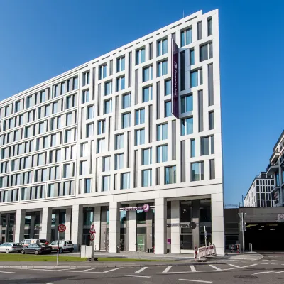 Premier Inn Stuttgart City Center Hotel โรงแรมใกล้หอสมุดเมืองชตุททการ์ท