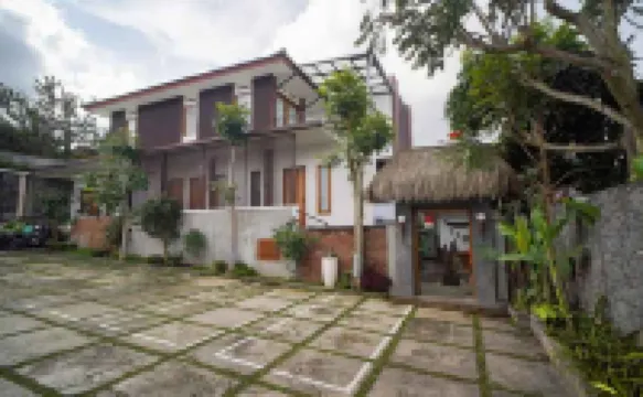 Omah Angkul Angkul Villa