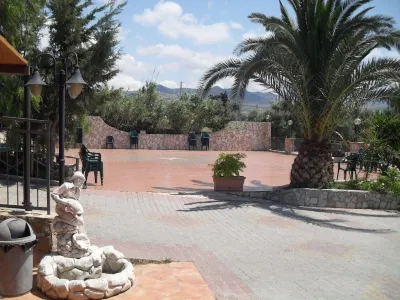 Agriturismo la Targa Hotels in Alia