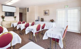 Ramada by Wyndham Moses Lake