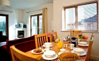 Lakeside Holiday Homes - Type A by Trident Holiday Homes Hotels near Killaloe