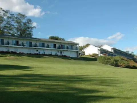 Ledges by the Bay Hotels in Knox County
