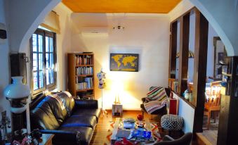 Alma Bed & Breakfast - Housity