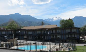 Silver Saddle Motel