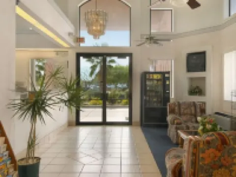 Super 8 by Wyndham Tucson/Grant Road Area AZ