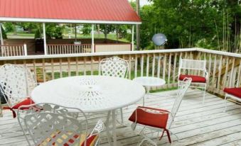 Captain Wohlt Inn Bed & Breakfast