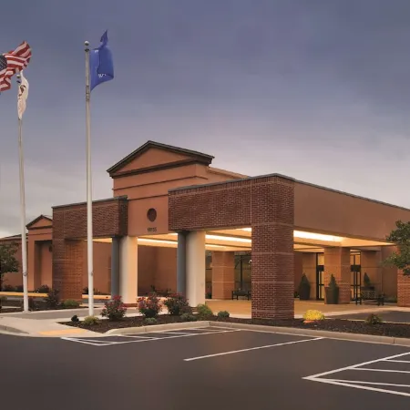 DoubleTree by Hilton Hotel Milwaukee - Brookfield