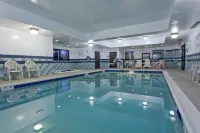Hampton Inn & Suites Syracuse Dewitt - Pool