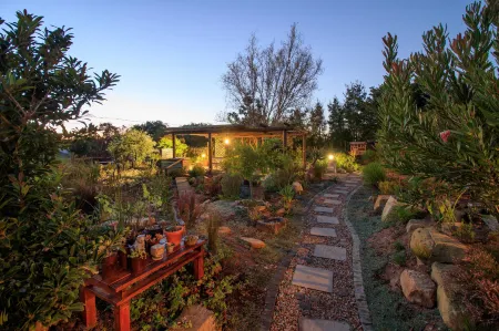 Woodlands Self Catering Отели рядом с достопримечательностью «Sedge Links Golf Course»