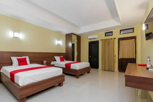 RedDoorz Near Taman Samarendah Hotels in Karang Asam Ulu