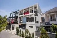 RedDoorz at Graha 99 Simomulyo Hotels in Sukomanunggal