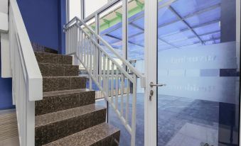 RedDoorz Syariah Near Metropolitan Mall Bekasi