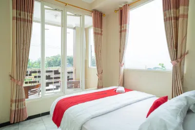 RedDoorz at Villa Akbar 3 Hotell i Oro-Oro Ombo