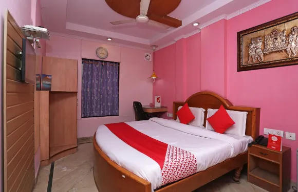 OYO 7147 馬德胡攝政酒店