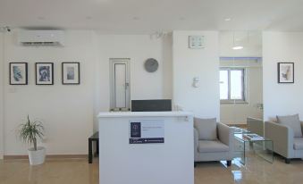 Phaedrus Living: Luxury Suite Nicosia 505 - Housity