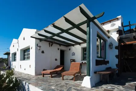 Casas Rurales Herrenas Отели в г. Исла де Иерро