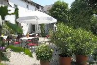 Gasthaus Zur Linde Hotel di Hohenpolding