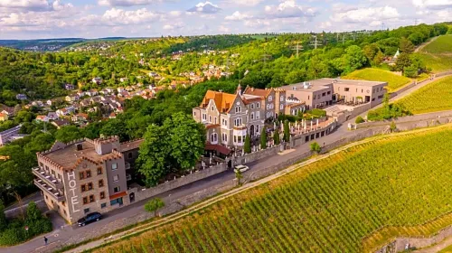 Schlosshotel Steinburg - parcheggio