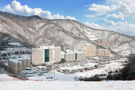 SonoFelice VivaldiPark Отели рядом с достопримечательностью «Palbongsan Tourist Site»