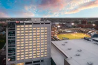 Hilton Garden Inn Toledo Downtown - parking
