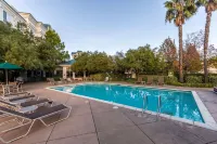 Hilton Garden Inn Fairfield - Uima-altaat